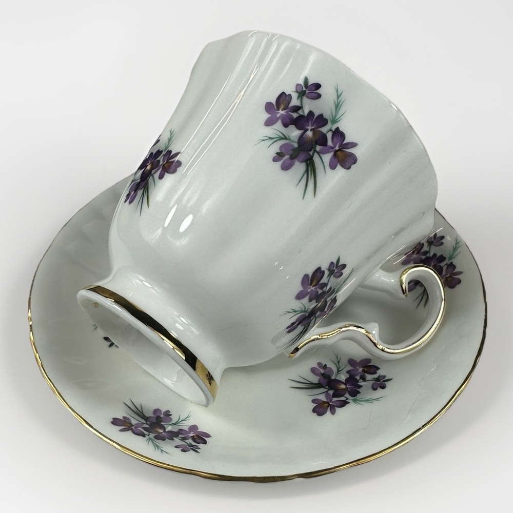 Royal Grafton Tea cup Saucer Purple Violet Bone China England Cottagecore Floral